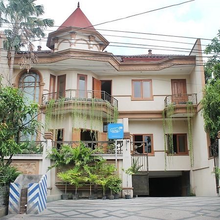 Graha Sekar Arum Syariah Surabaya Exterior foto